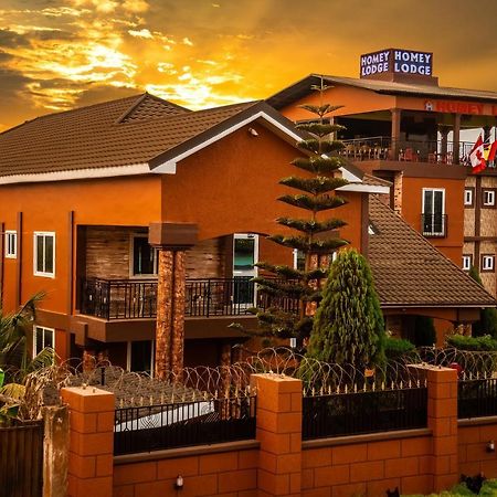 Homey Lodge 库马西 外观 照片