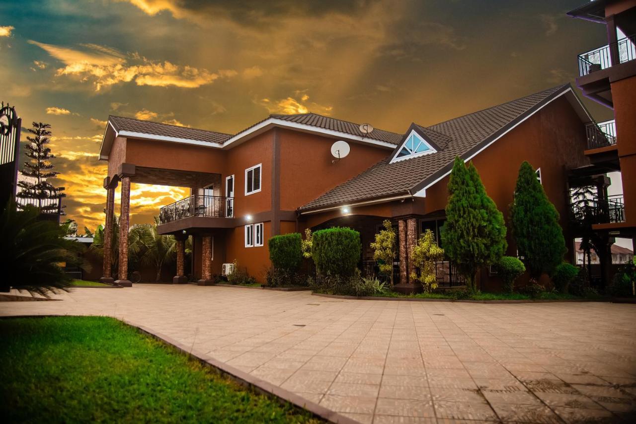 Homey Lodge 库马西 外观 照片
