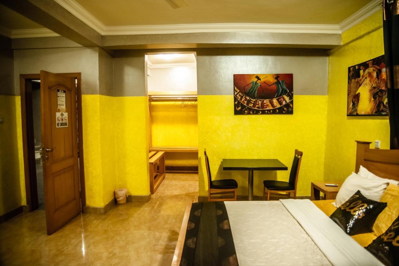 Homey Lodge 库马西 外观 照片